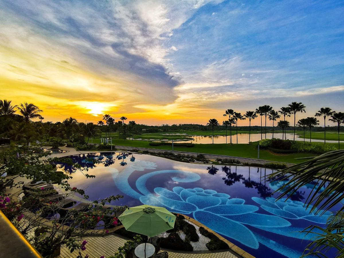 Forest City Golf Hotel Нусаджайя Экстерьер фото