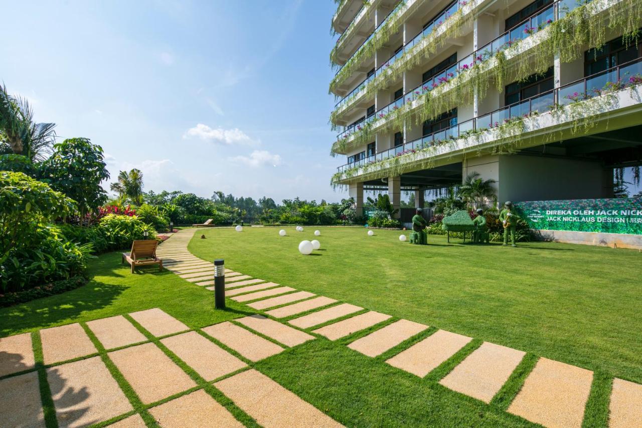 Forest City Golf Hotel Нусаджайя Экстерьер фото