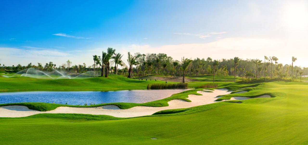 Forest City Golf Hotel Нусаджайя Экстерьер фото