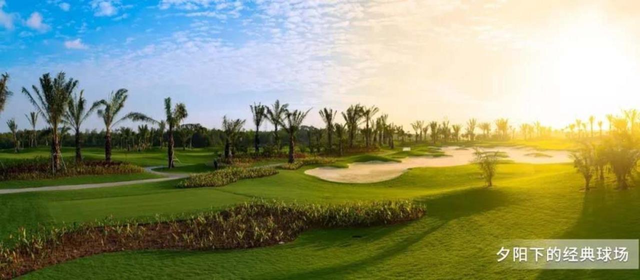 Forest City Golf Hotel Нусаджайя Экстерьер фото