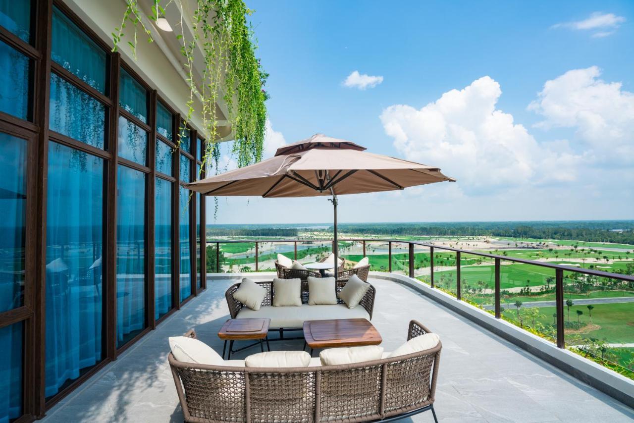 Forest City Golf Hotel Нусаджайя Экстерьер фото